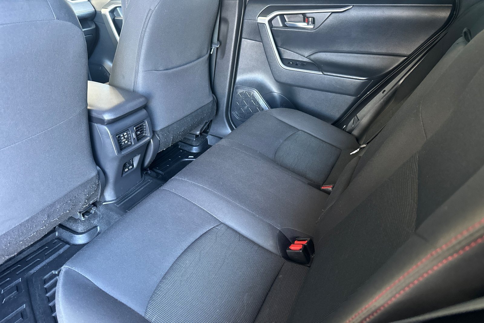 Used 2024 Toyota RAV4 SE w/ Weather & Moonroof Package AWD/4WD image 11