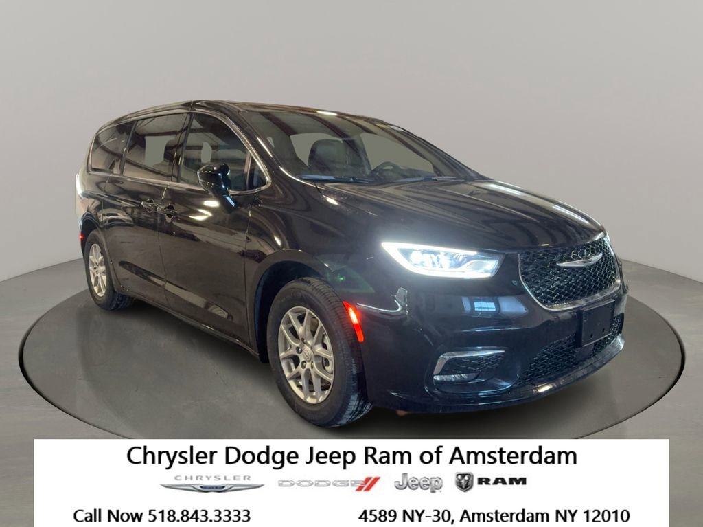 New 2026 Chrysler Pacifica Select image 1
