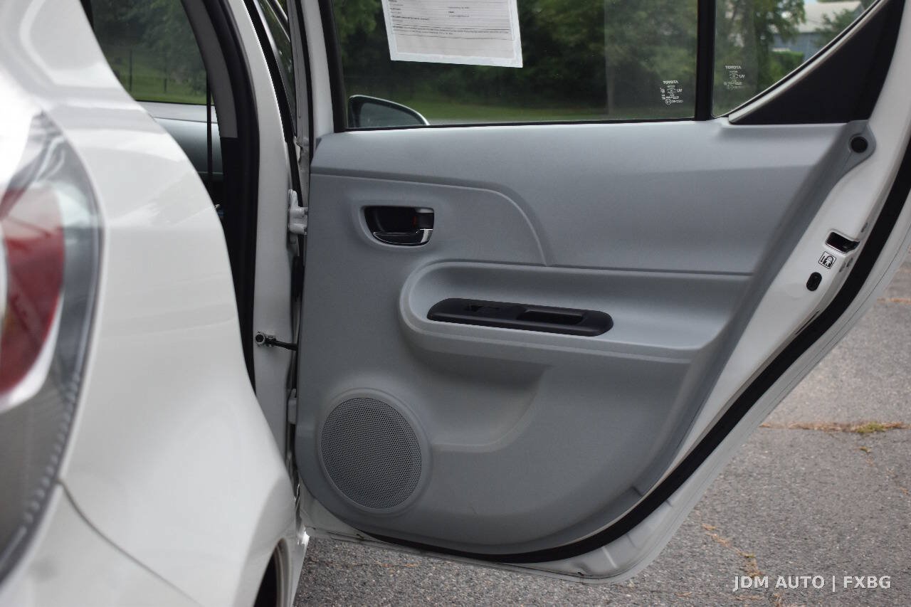 Used 2012 Toyota Prius C Three FWD image 11
