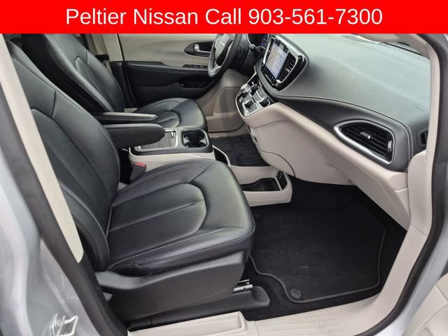 Used 2024 Chrysler Pacifica Limited FWD image 11
