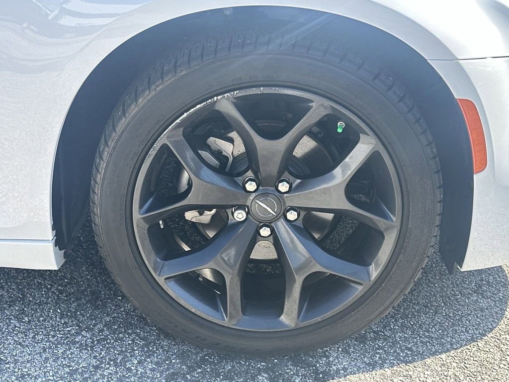 Used 2023 Chrysler 300 Touring w/ Sport Appearance Package image 12