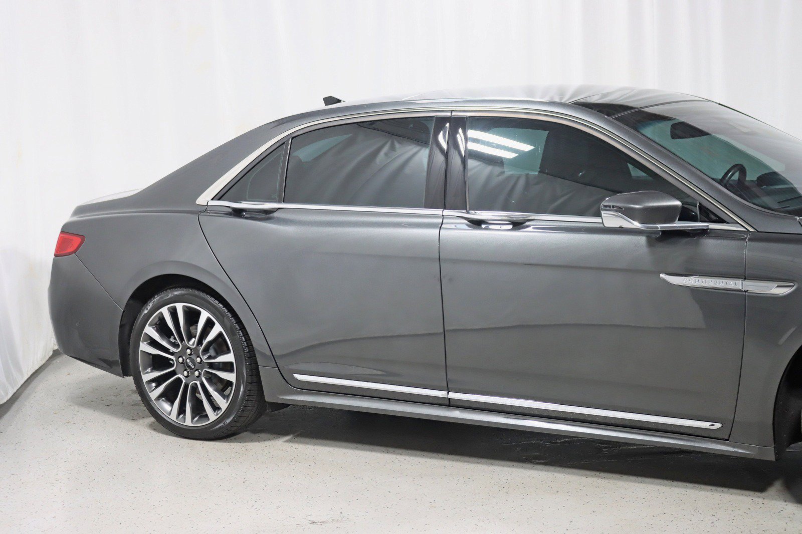 Used 2019 Lincoln Continental Reserve w/ Rear Seat Package AWD/4WD image 3
