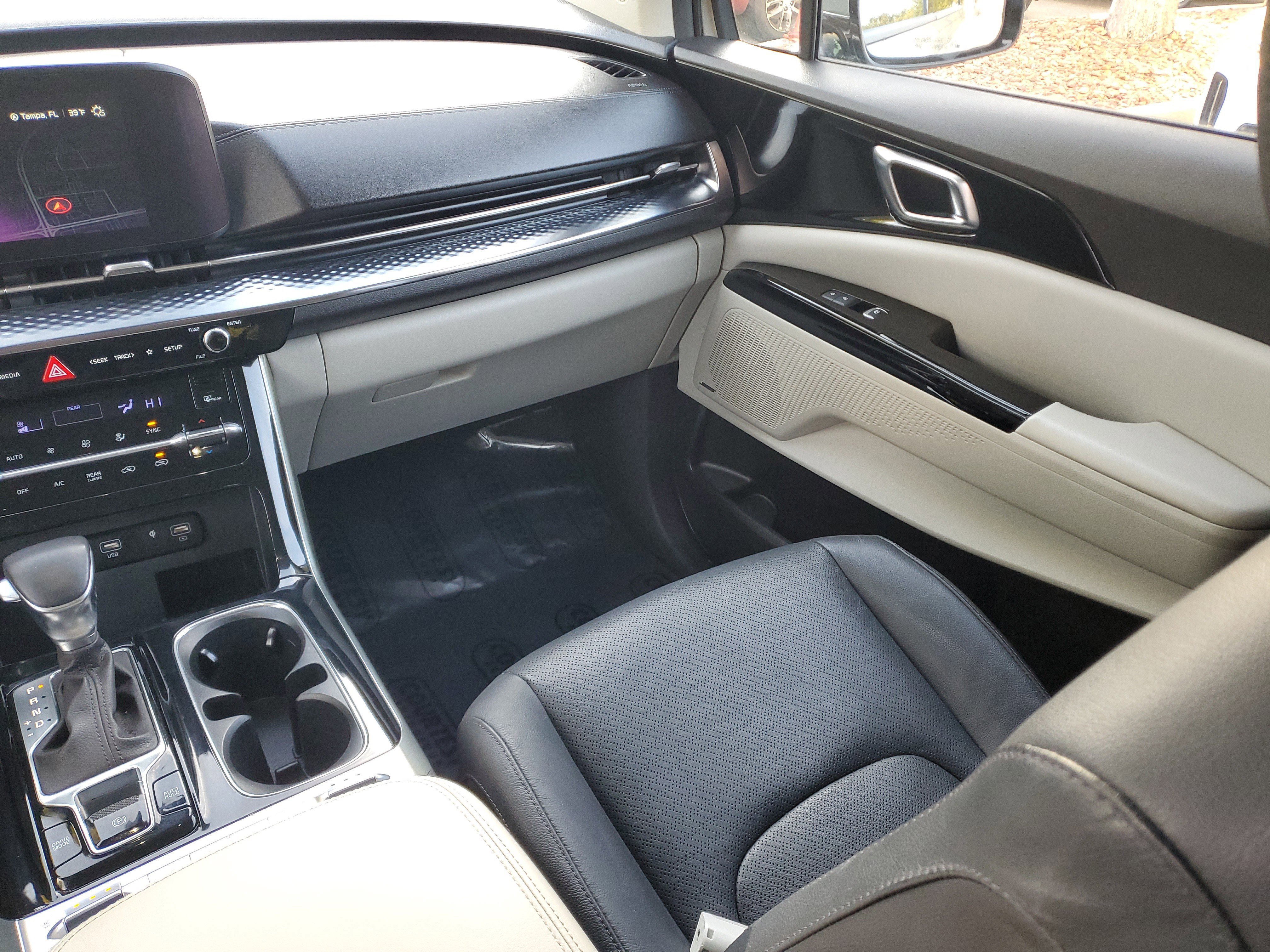 Certified 2023 Kia Carnival SX Prestige image 14