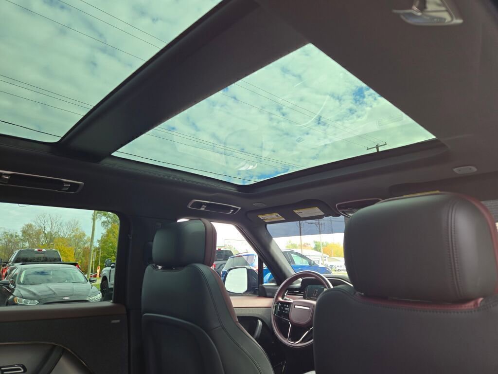 Used 2024 Land Rover Range Rover Sport Dynamic SE image 16