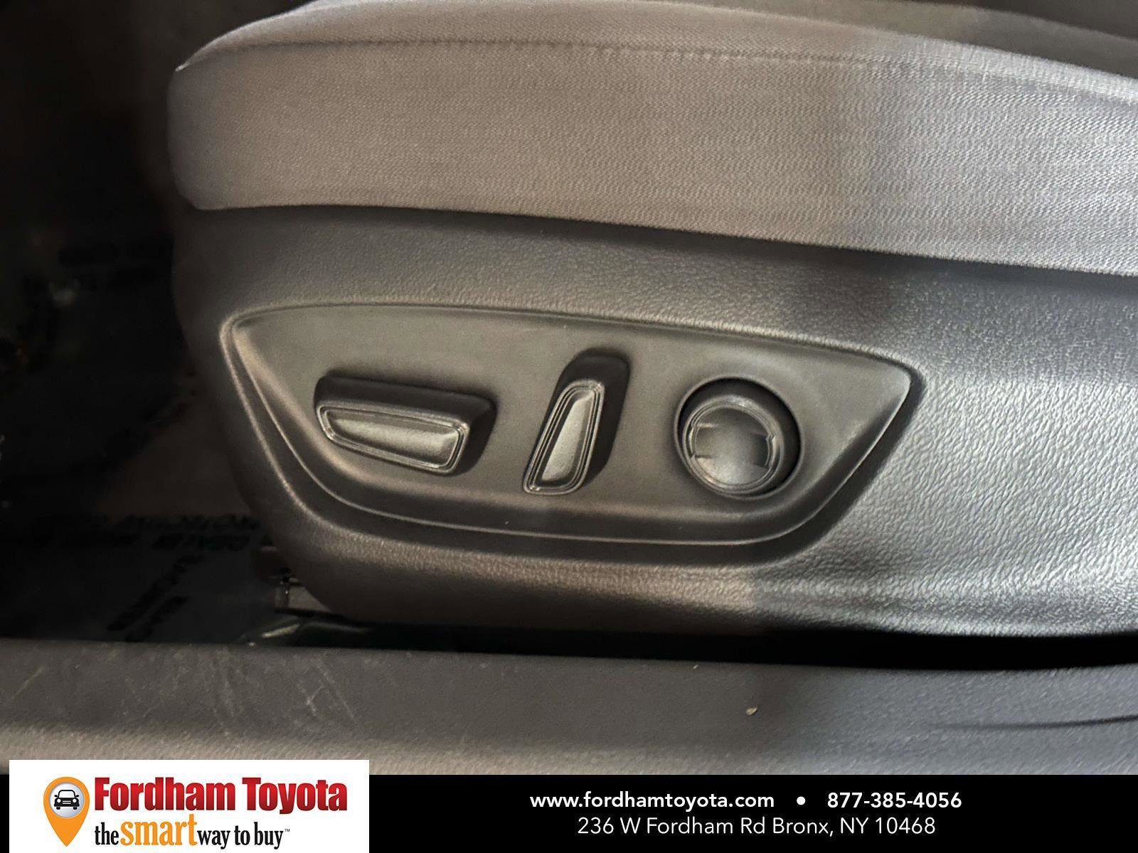 Used 2022 Toyota Camry LE image 19