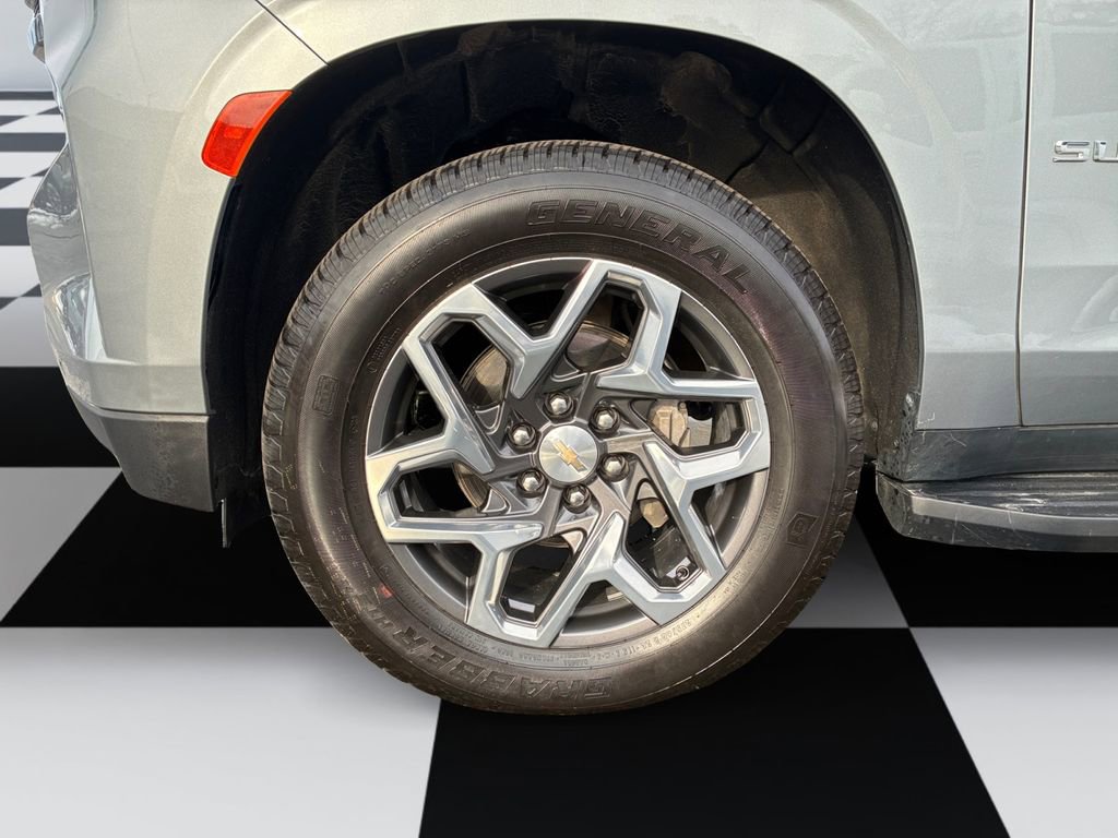 Used 2024 Chevrolet Suburban LT image 14