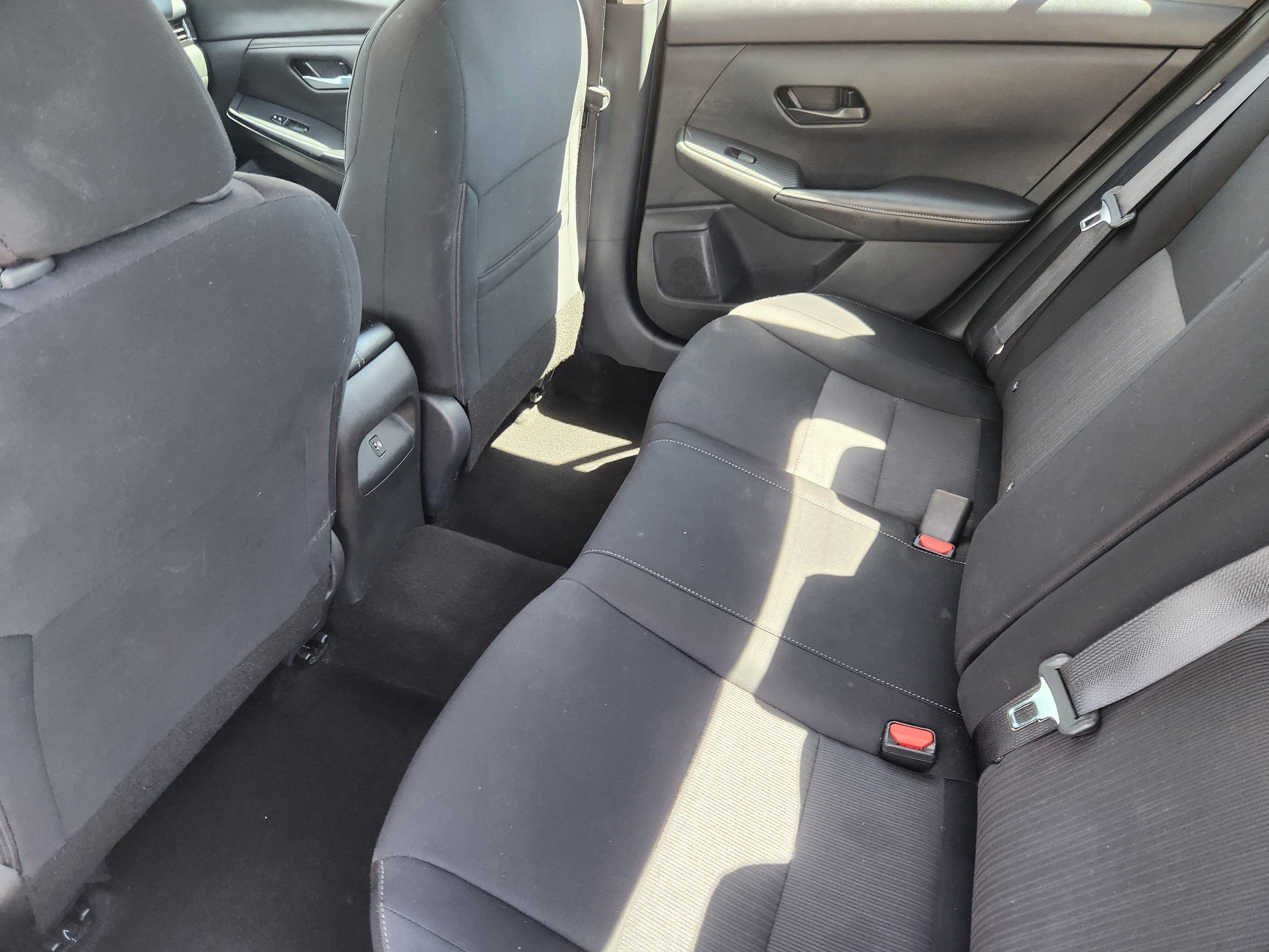 Used 2024 Nissan Sentra SV FWD image 9