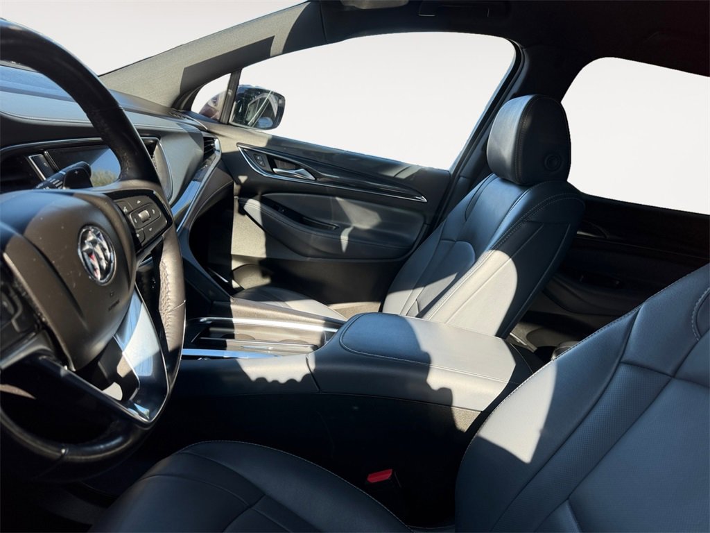 Used 2024 Buick Enclave Premium image 2