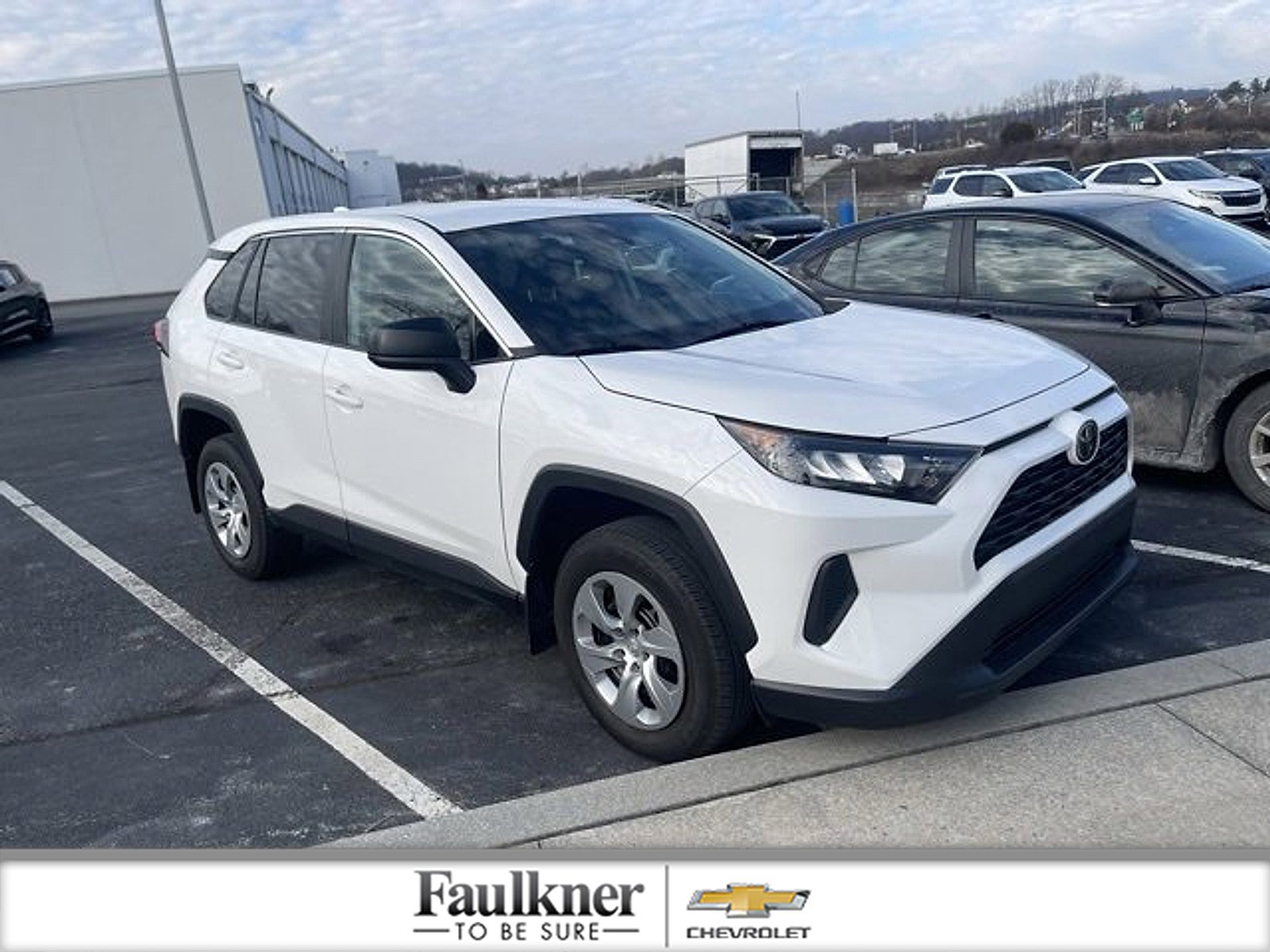 Used 2022 Toyota RAV4 LE image 1