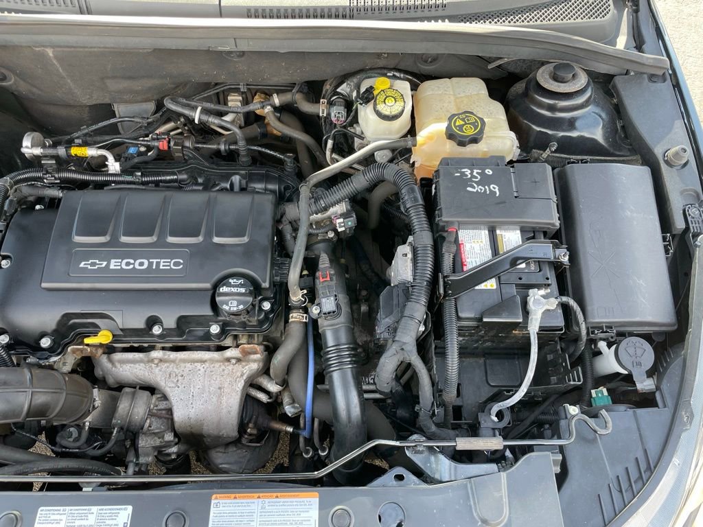 Used 2015 Chevrolet Cruze LT w/ Sun, Sound and Sport Package image 40