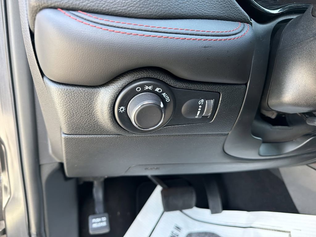 Used 2025 Dodge Durango GT AWD/4WD image 18