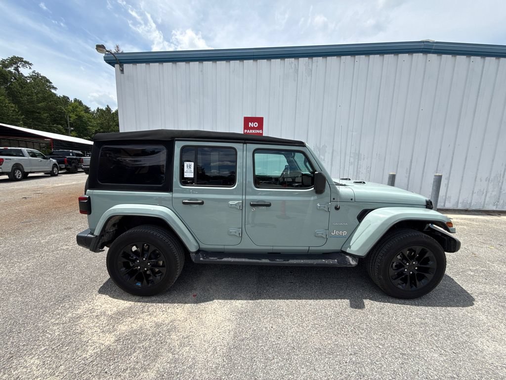 Used 2023 Jeep Wrangler Unlimited Sahara w/ Cold Weather Group AWD/4WD image 9