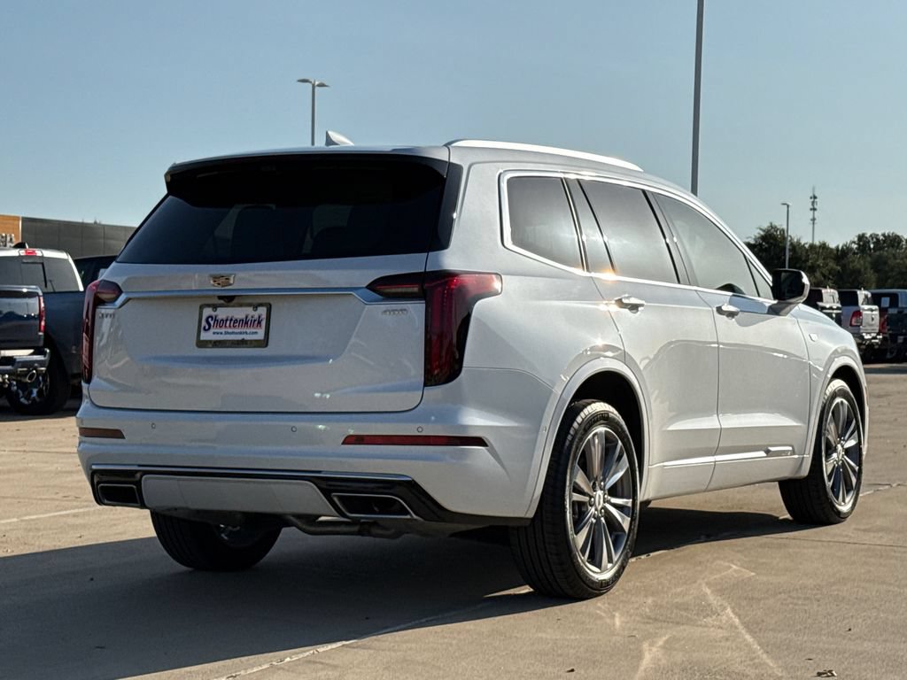 Used 2024 Cadillac XT6 Premium Luxury w/ Technology Package FWD image 8