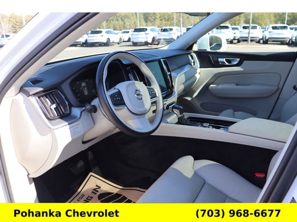 Used 2019 Volvo XC60 T6 Momentum w/ Advanced Package image 20