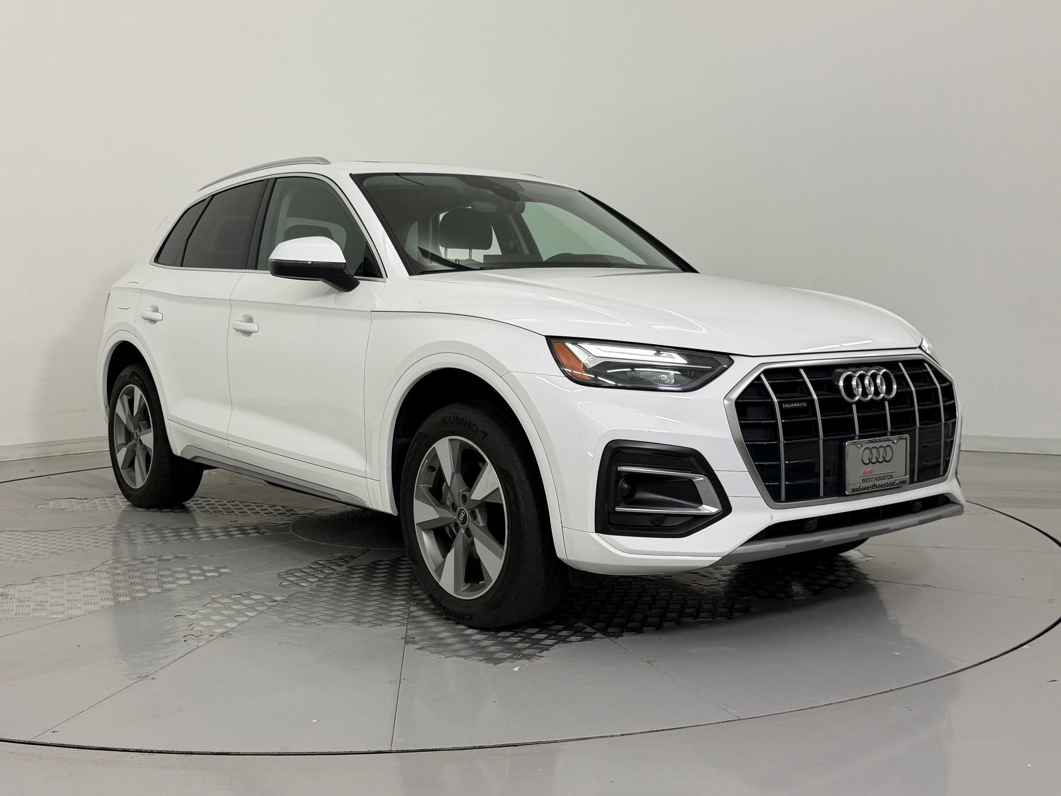 Used 2023 Audi Q5 2.0T Premium w/ Convenience Package image 7