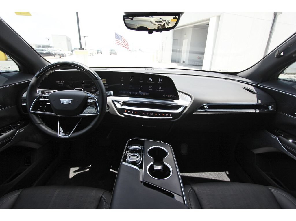 Used 2024 Cadillac Lyriq Sport w/ LPO, Floor Liner Package AWD/4WD image 9