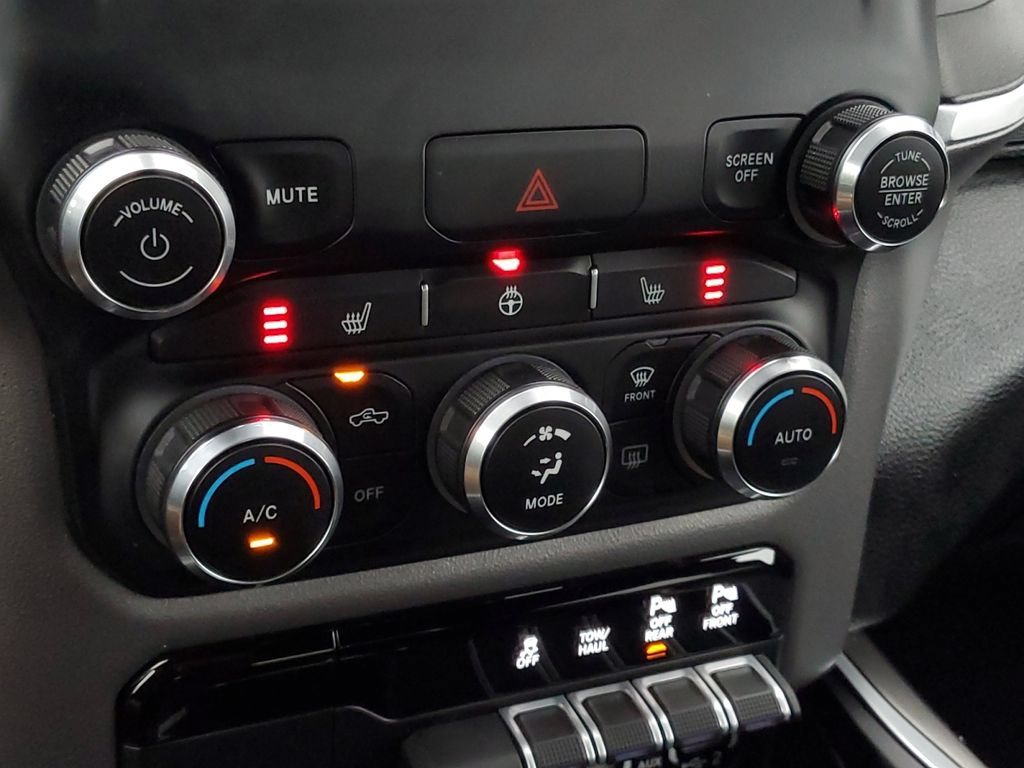 Used 2023 RAM 1500 Big Horn AWD/4WD image 17