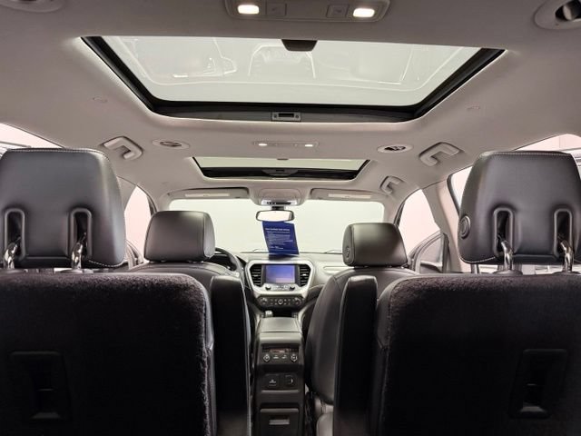 Used 2017 GMC Acadia SLT AWD/4WD image 31