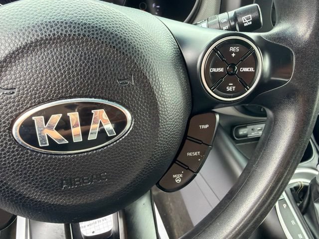 Used 2016 Kia Soul + FWD image 12