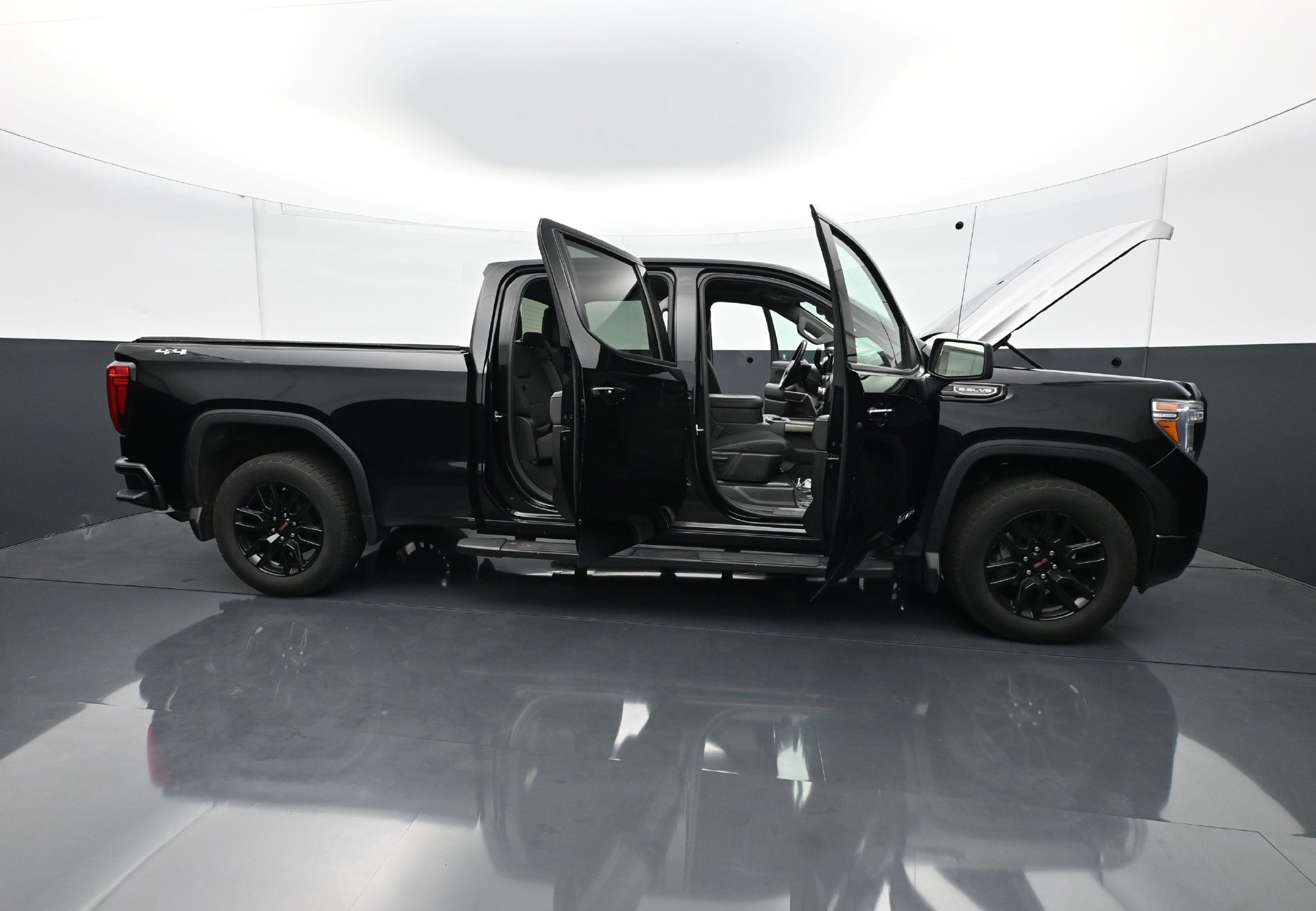 Used 2020 GMC Sierra 1500 Elevation w/ Elevation Value Package AWD/4WD image 33