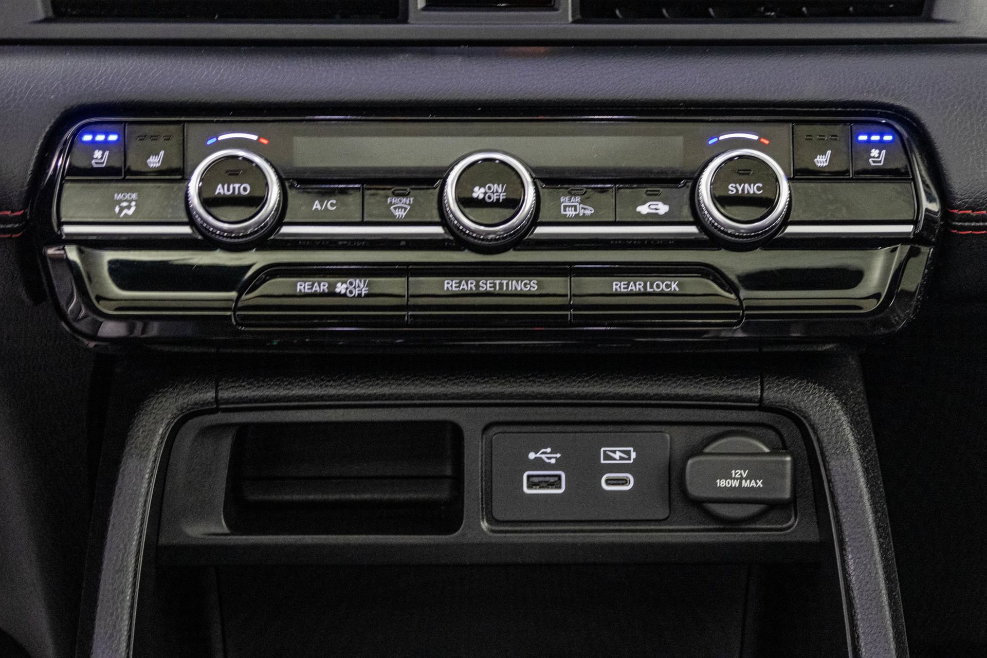 Used 2025 Honda Pilot Black Edition image 31