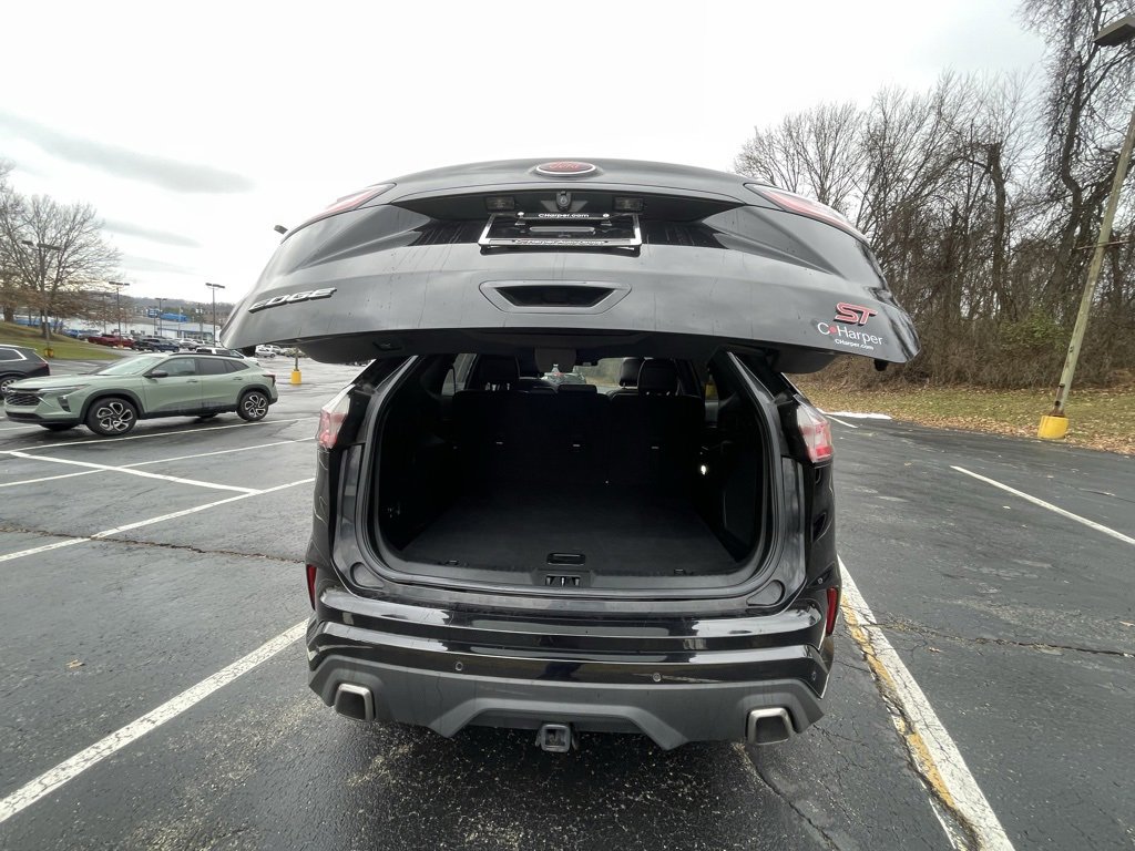 Used 2020 Ford Edge ST w/ Cold Weather Package image 17