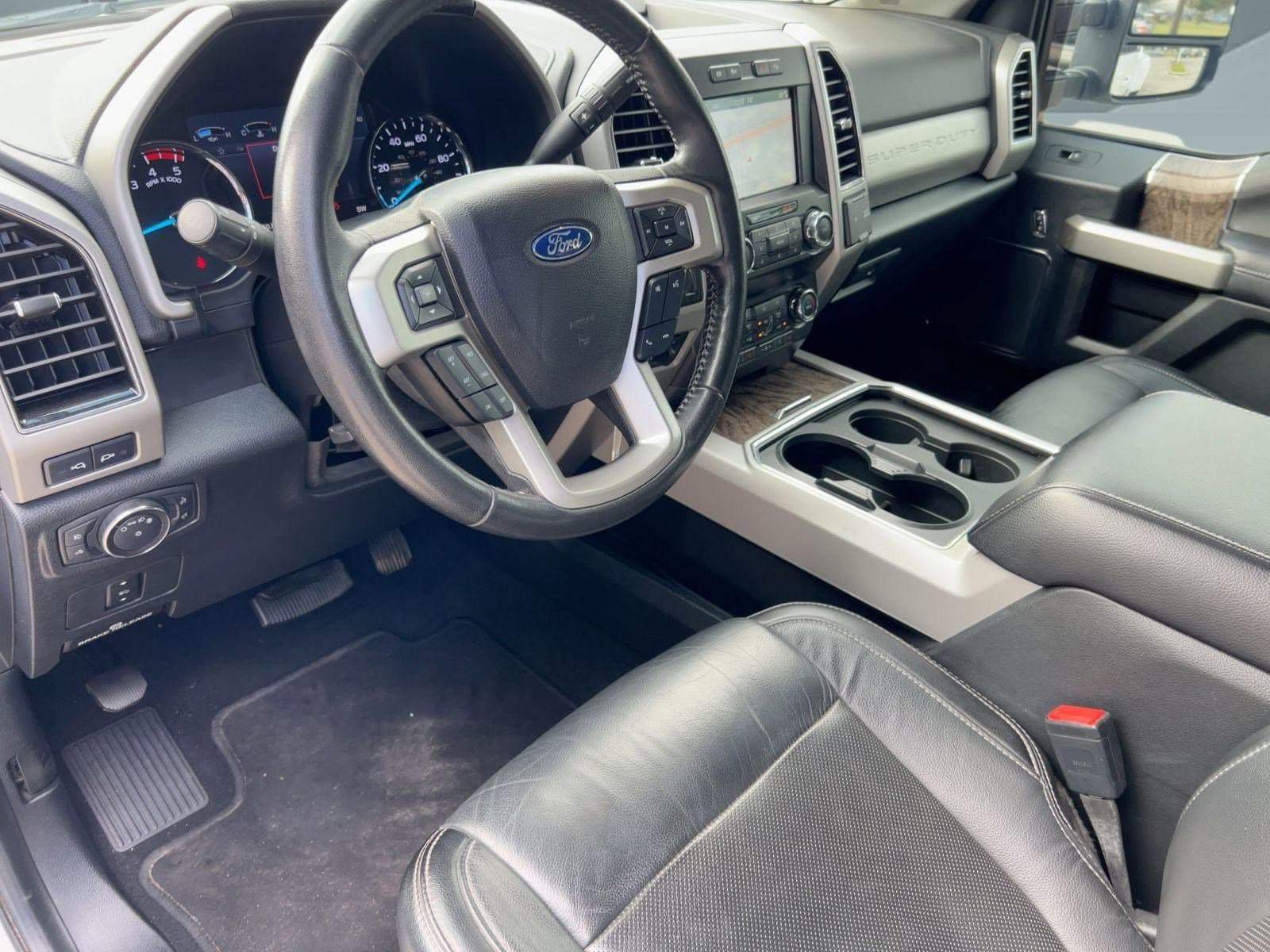 Used 2019 Ford F450 Lariat w/ Lariat Value Package image 4