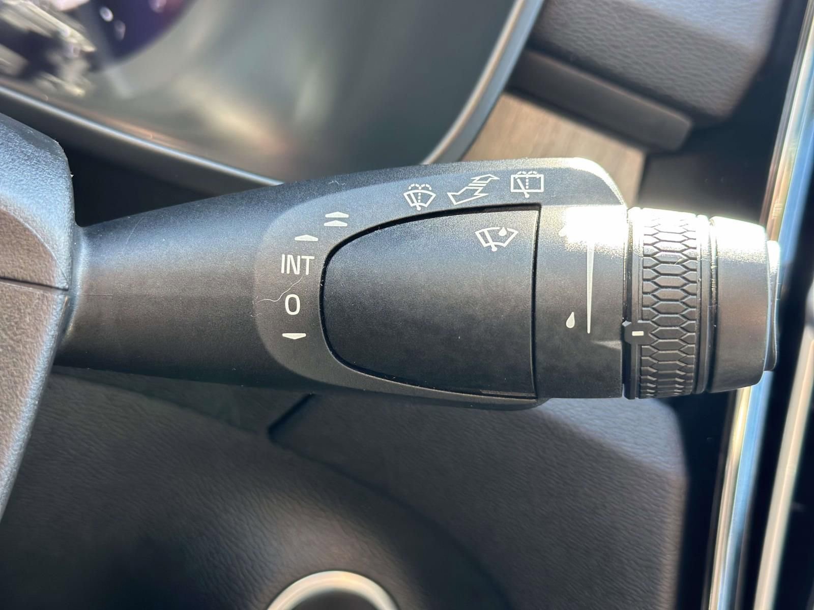 Used 2023 Volvo XC40 B5 Plus w/ Driver Assist Package image 17