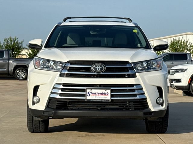Used 2018 Toyota Highlander Limited Platinum AWD/4WD image 2