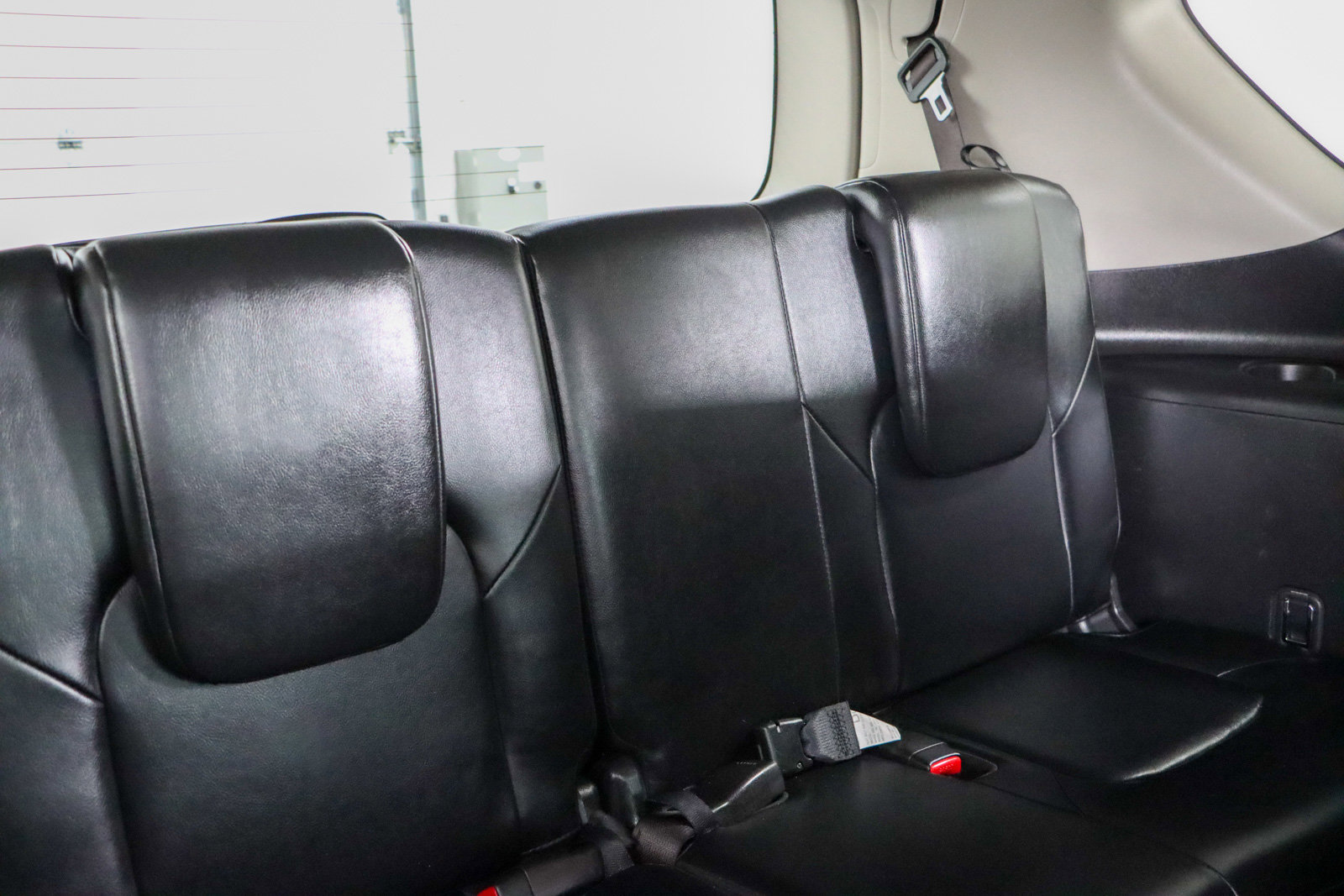 Used 2024 Nissan Armada SL w/ Captain's Chairs Package image 31