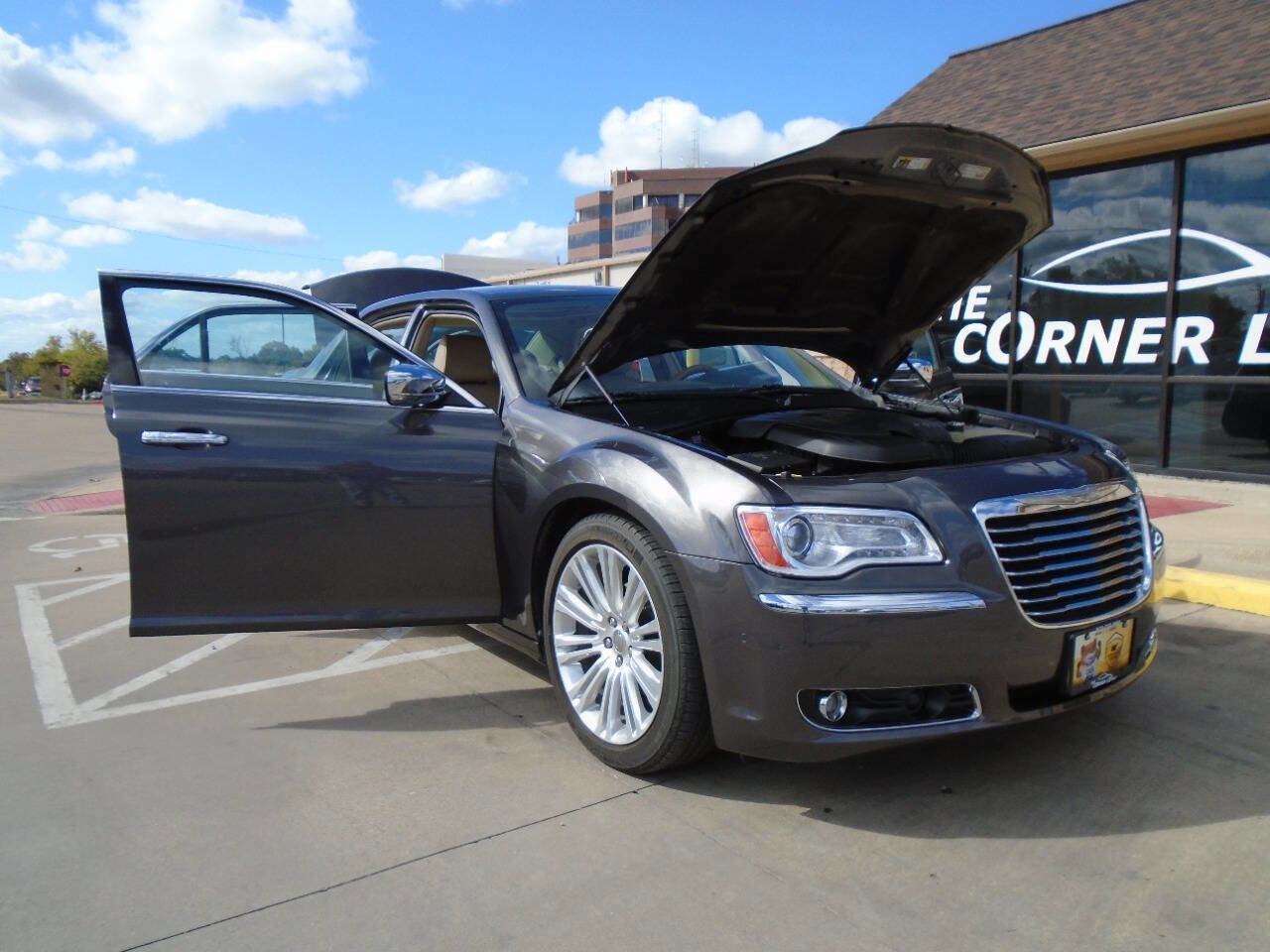 Used 2014 Chrysler 300 C w/ Beats Audio Group image 20
