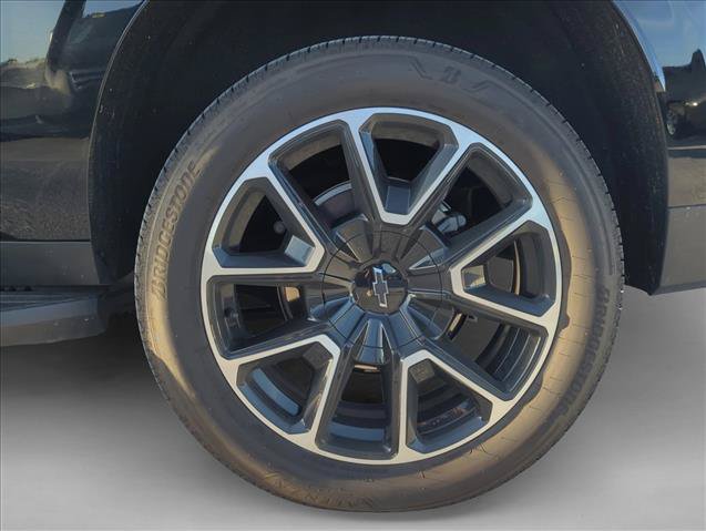 Used 2026 Chevrolet Suburban RST w/ Comfort Package RWD image 5
