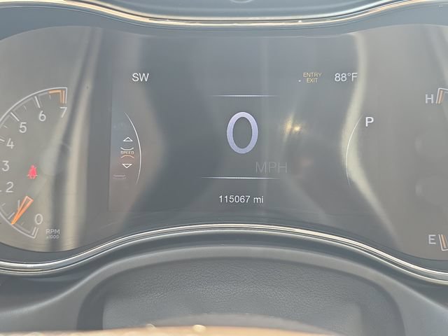Used 2018 Jeep Grand Cherokee Overland AWD/4WD image 22