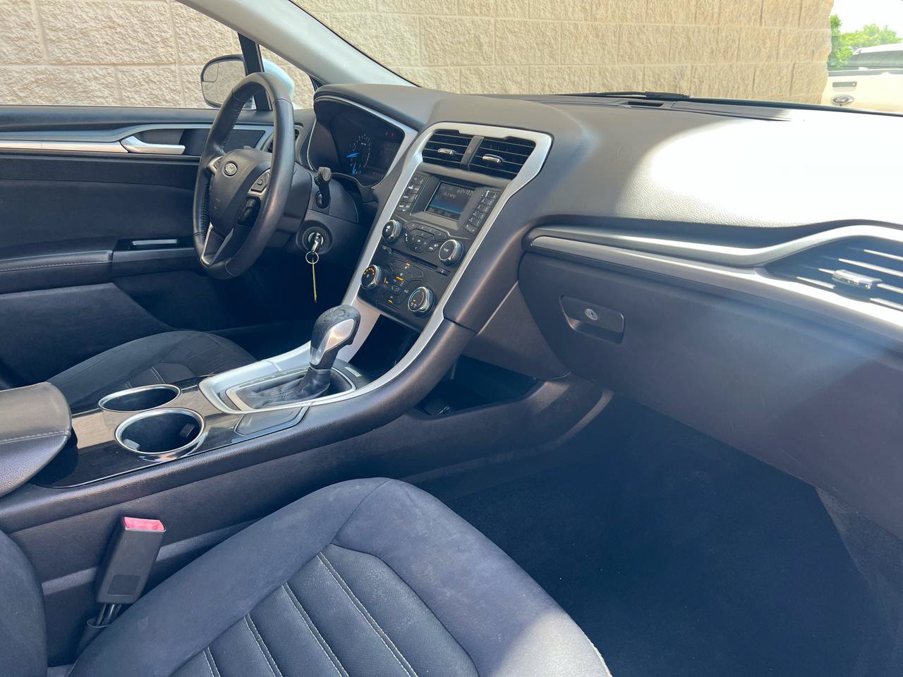 Used 2013 Ford Fusion SE FWD image 12