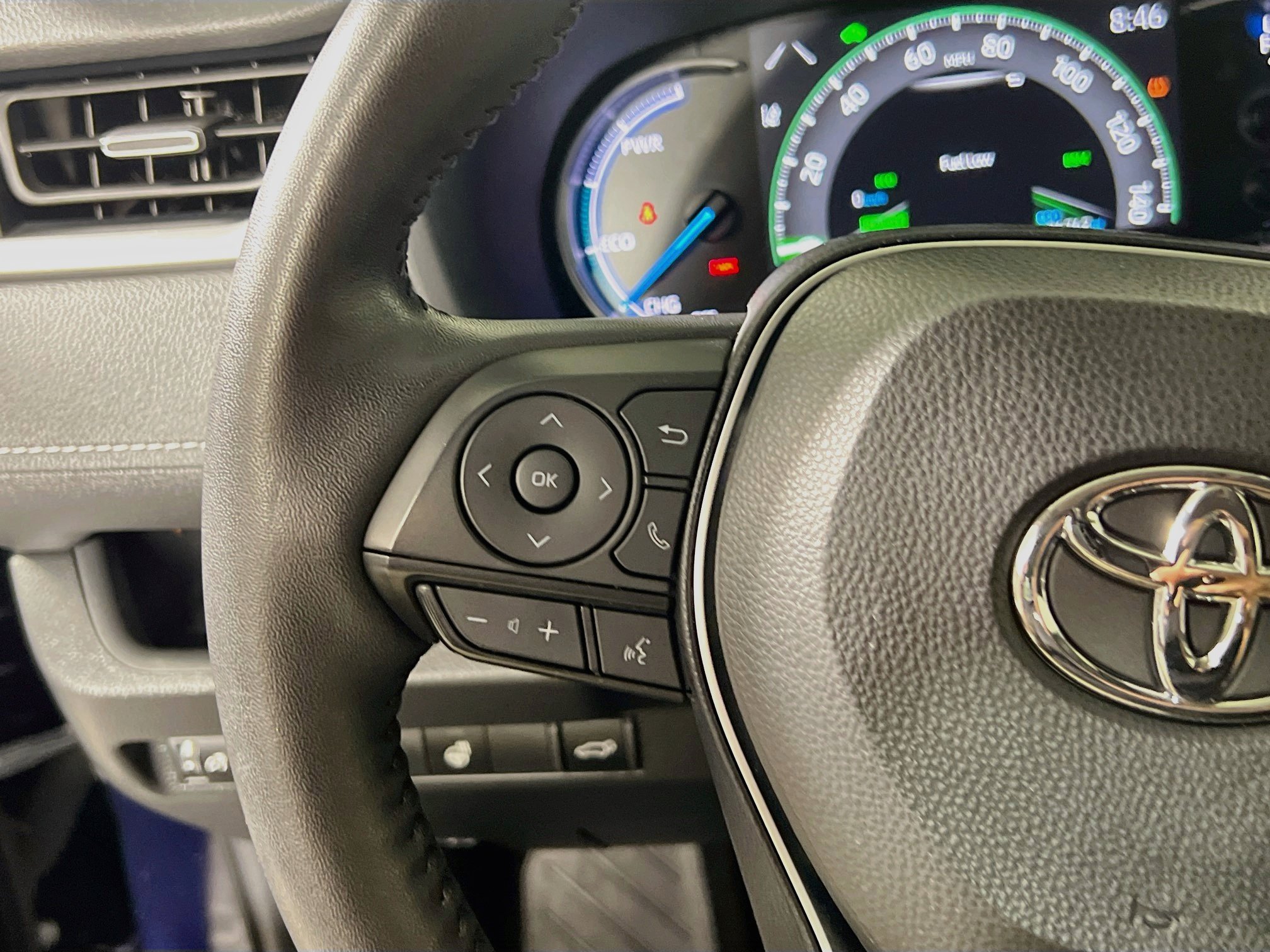 Used 2025 Toyota RAV4 XLE Premium w/ Weather Package AWD/4WD image 19