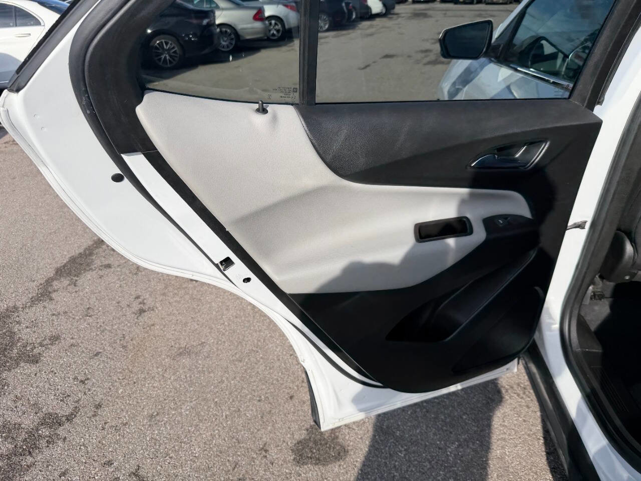 Used 2021 Chevrolet Equinox LT FWD image 18