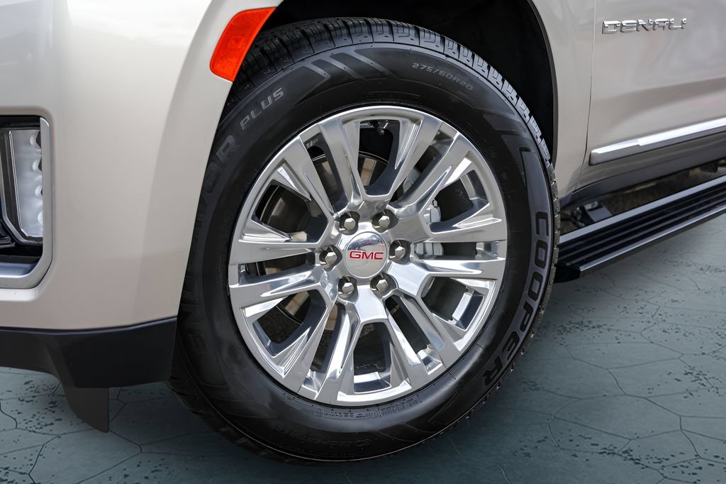 Used 2021 GMC Yukon Denali w/ Advanced Technology Package RWD image 4