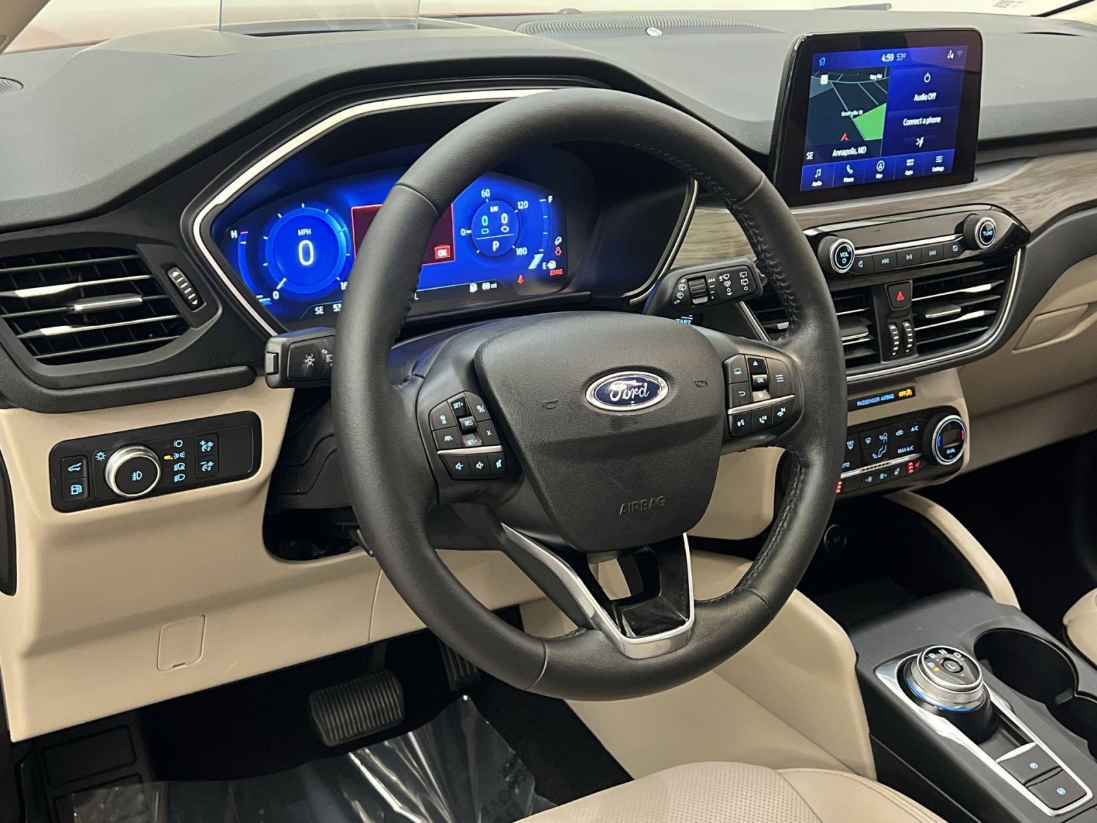 Used 2020 Ford Escape Titanium image 14