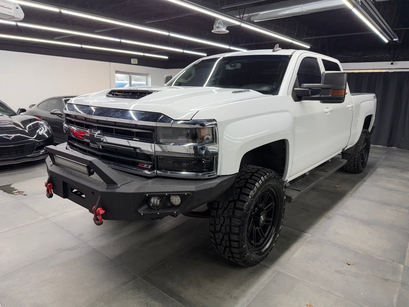 Used 2019 Chevrolet Silverado 2500 LT w/ Z71 Package, Off-Road image 1