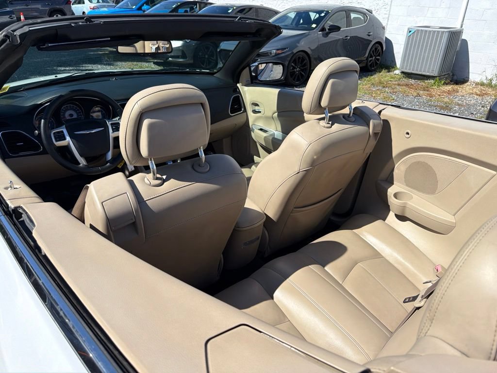 Used 2013 Chrysler 200 Limited FWD image 17
