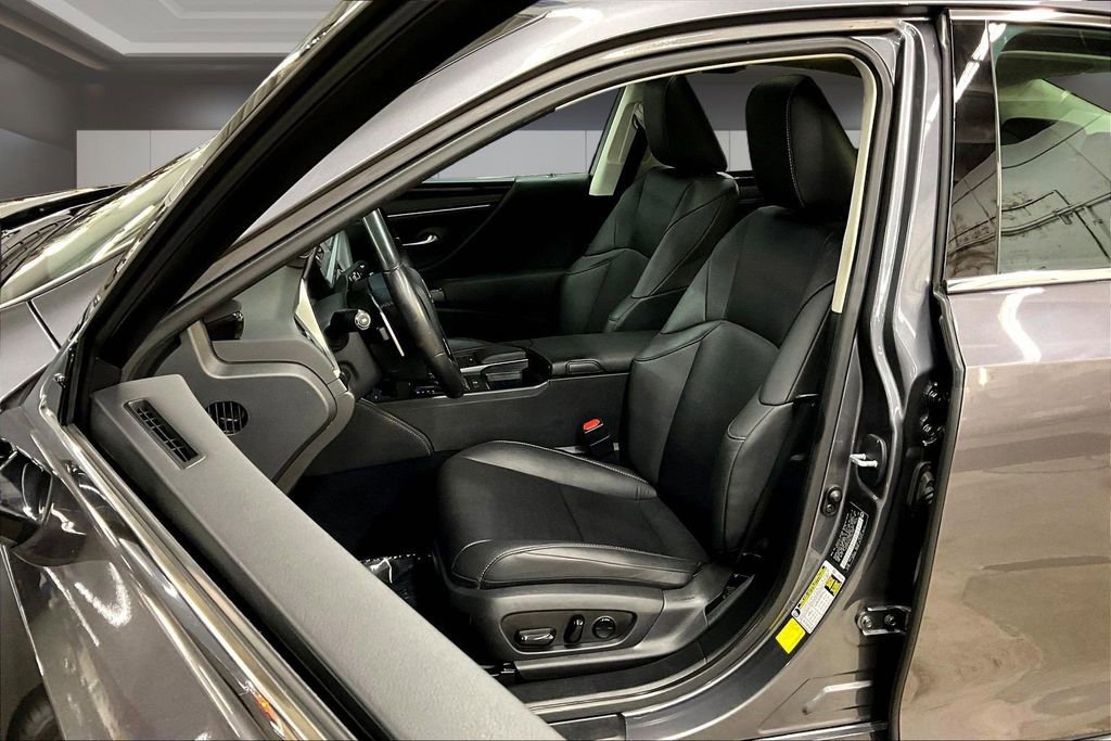 Used 2019 Lexus ES 350 Luxury w/ Premium Package image 21