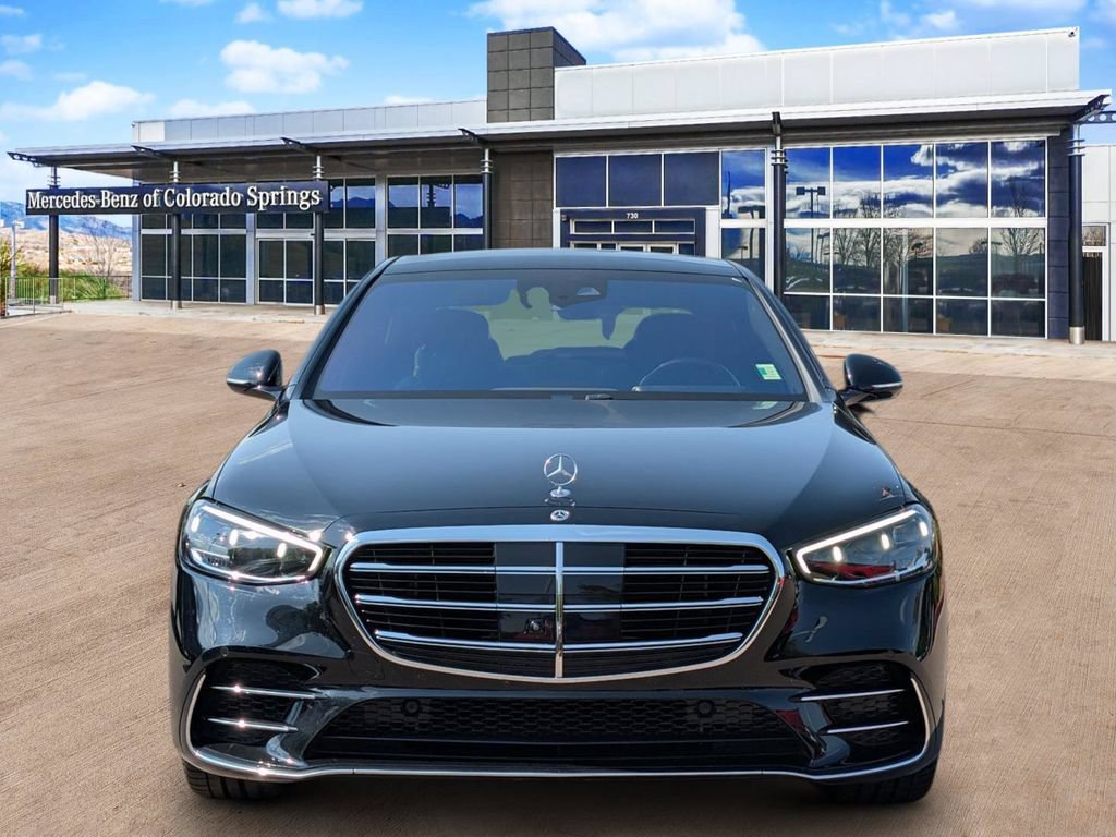 Used 2024 Mercedes-Benz S 580 4MATIC Sedan image 2