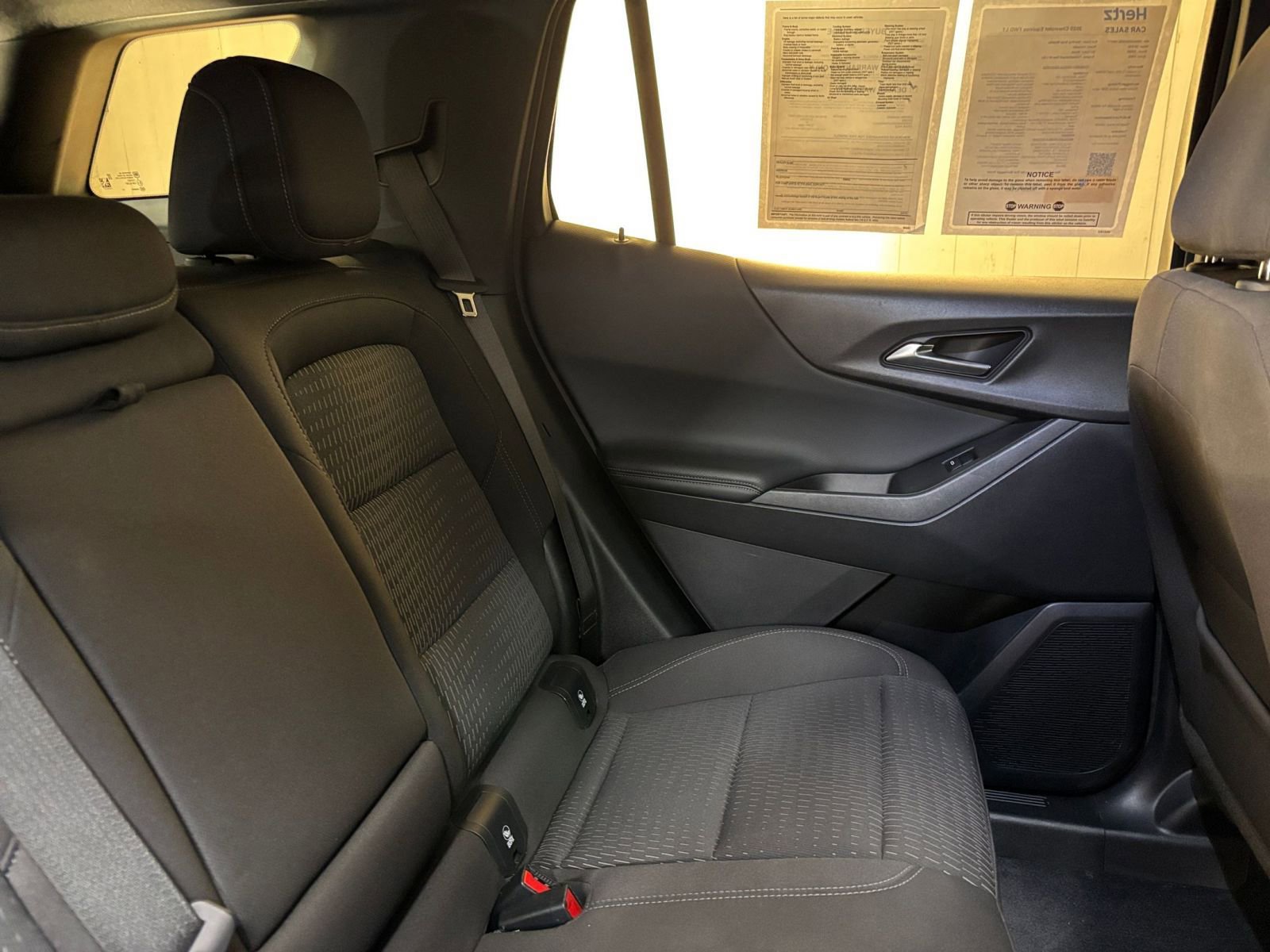 Used 2025 Chevrolet Equinox LT FWD image 37