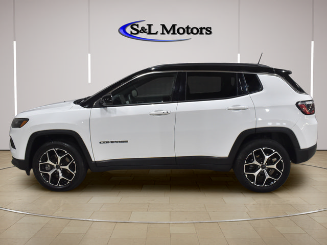 Used 2025 Jeep Compass Limited AWD/4WD image 2