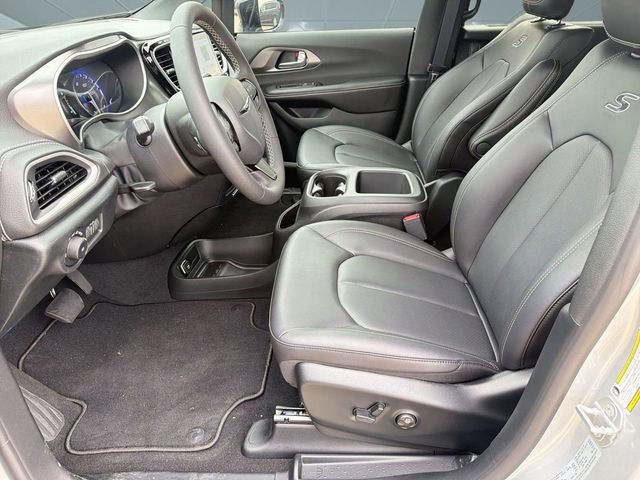 New 2026 Chrysler Pacifica Select w/ S Appearance Package FWD image 5