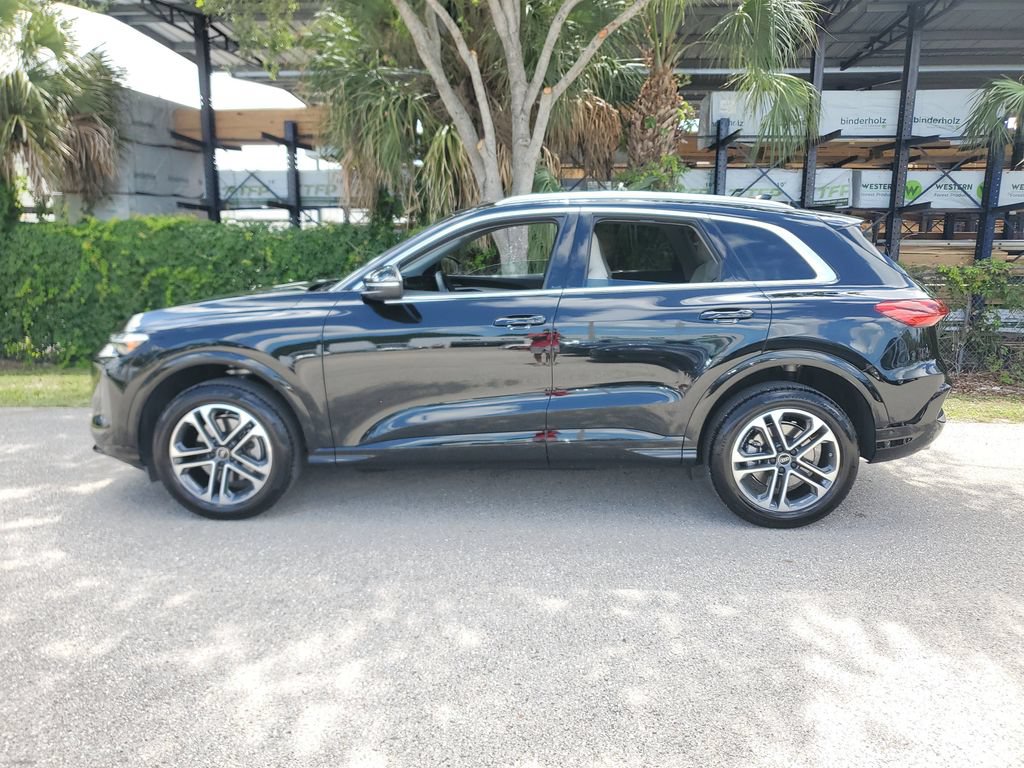 Certified 2025 Audi Q5 Premium w/ Premium Plus AWD/4WD image 7
