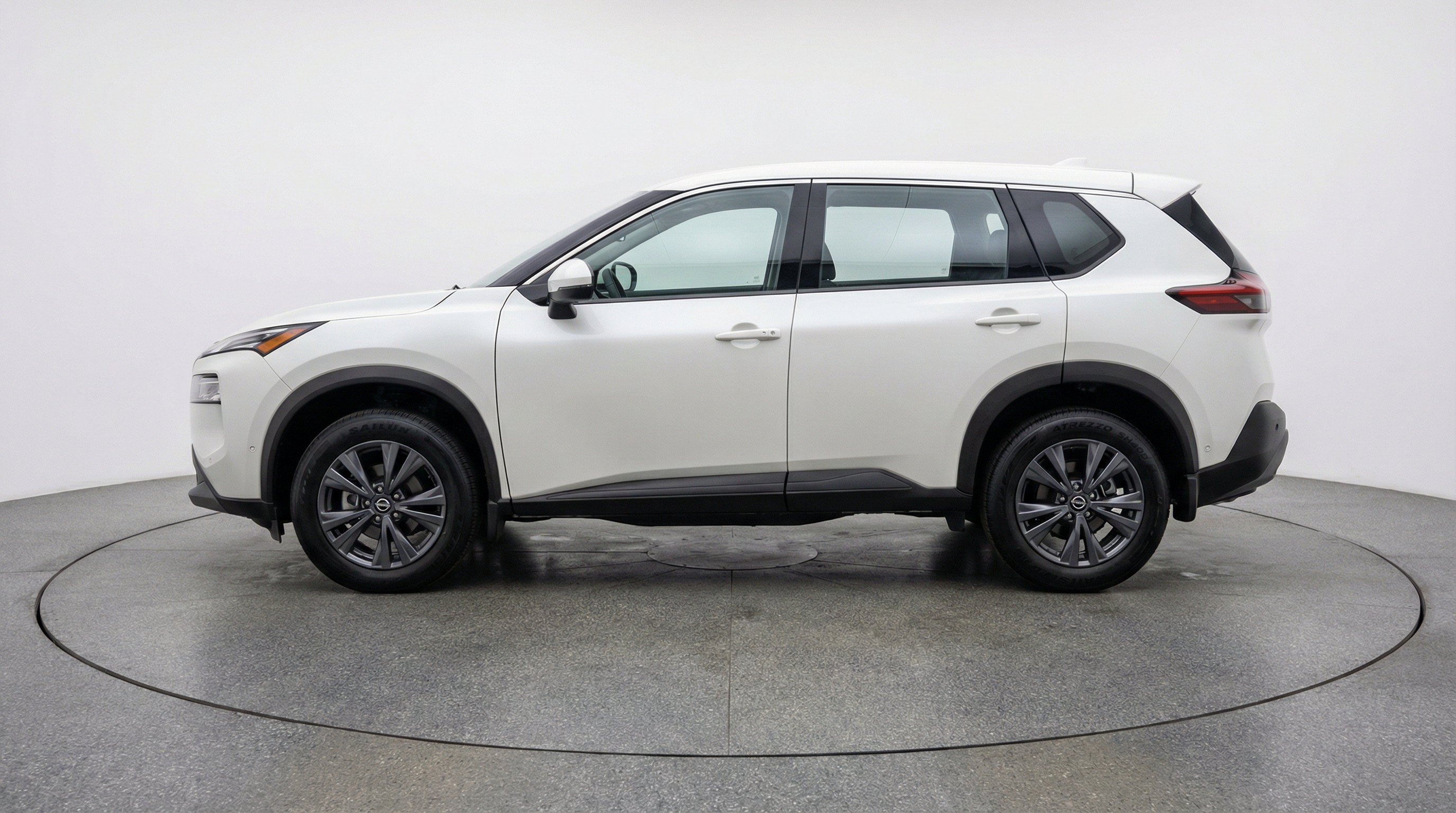 Used 2025 Nissan Rogue SV AWD/4WD image 5