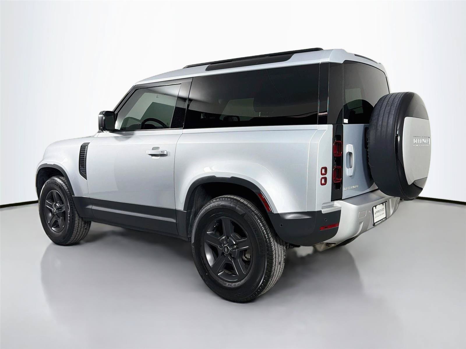 Certified 2023 Land Rover Defender 90 S AWD/4WD image 7