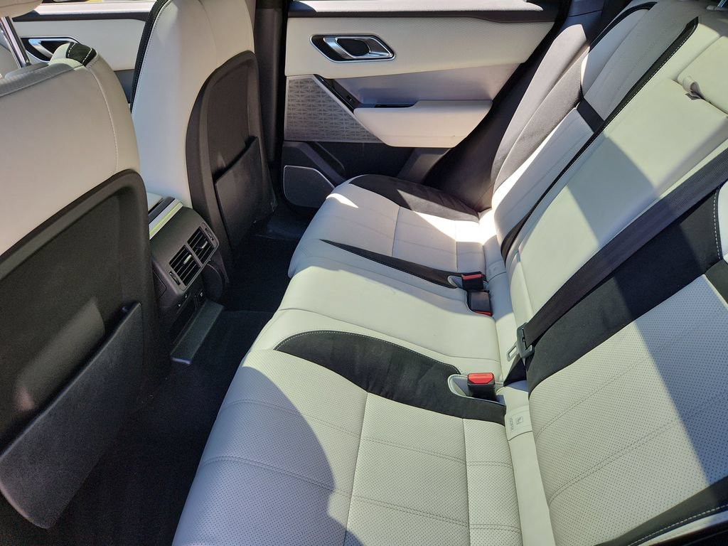 Used 2018 Land Rover Range Rover Velar R-Dynamic SE AWD/4WD image 5