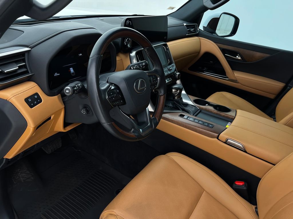 Certified 2024 Lexus LX 600 4WD w/ Luxury Package image 12